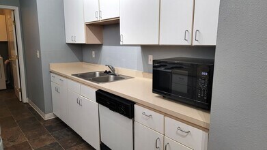 4320 S Corbett Ave in Portland, OR - Building Photo - Building Photo