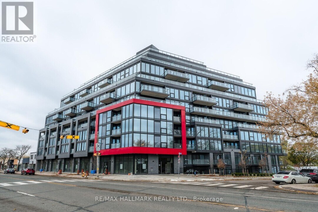 2 Manderley Dr in Toronto, ON - Building Photo