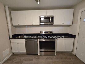 321-323 S 5th St in Millville, NJ - Building Photo