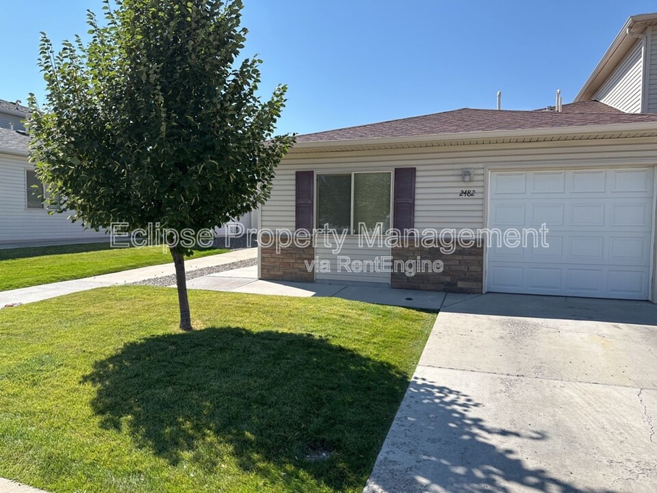 2482 Brookwillow Loop in Grand Junction, CO - Building Photo