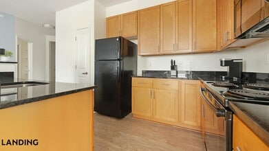 909 Mansion Dr, Unit 712-402 in Frederick, MD - Building Photo - Building Photo