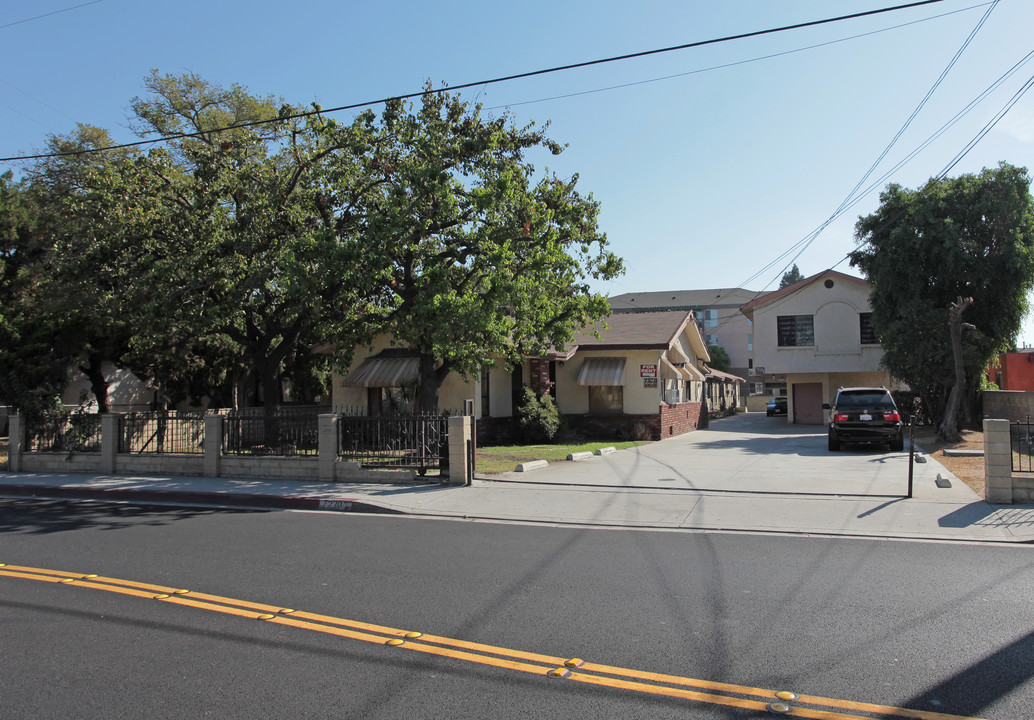 7220 Otis Ave in Bell, CA - Building Photo