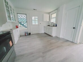 30 Hull St in Shelton, CT - Building Photo - Building Photo