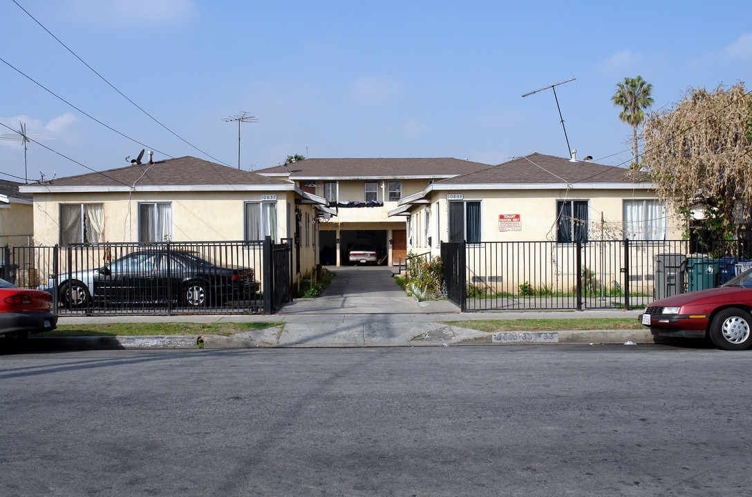 10833-10837 S Burin Ave in Inglewood, CA - Building Photo