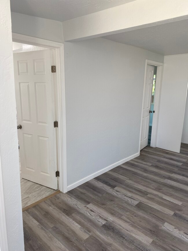402 Vine St, Unit A in Exeter, CA - Building Photo - Building Photo