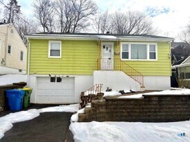 48 Gates Ave in Waterbury, CT - Building Photo