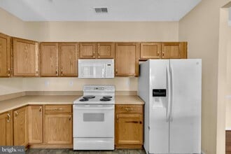 2495 Amber Orchard Ct in Odenton, MD - Building Photo - Building Photo