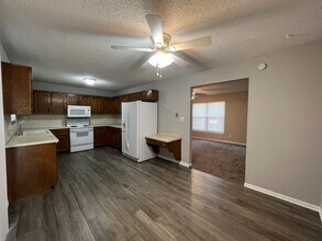 212 SW 26th St in Blue Springs, MO - Building Photo - Building Photo