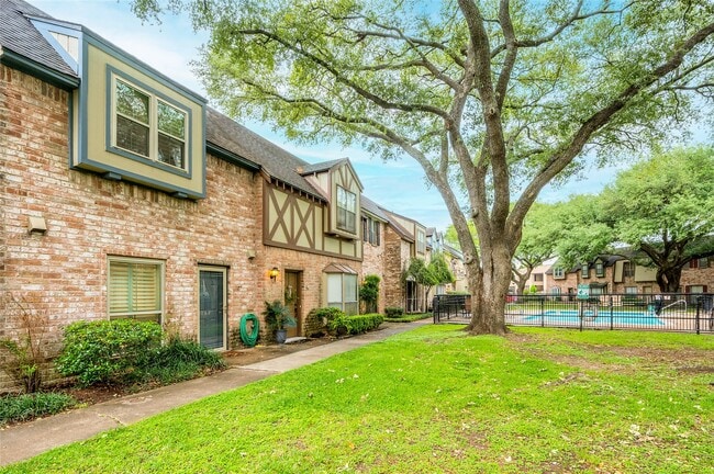 property at 14723 Barryknoll Ln