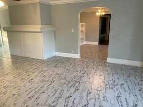 501 W Columbia Ter, Unit 2 in Peoria, IL - Foto de edificio - Building Photo