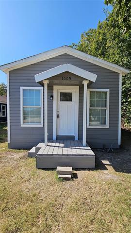 1009 N Border St in Cleburne, TX - Building Photo