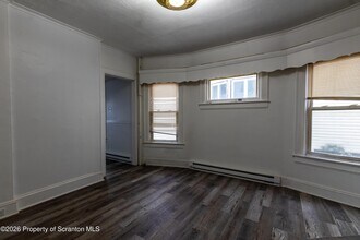 921-923 Clay Ave in Scranton, PA - Building Photo - Building Photo
