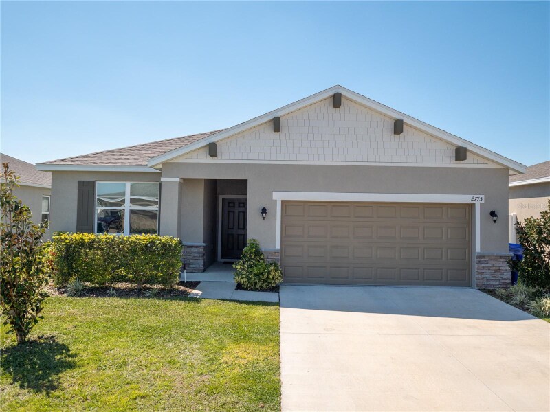 2715 Rowan St in Tavares, FL - Building Photo