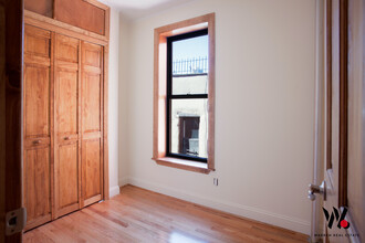 53 E 7th St in New York, NY - Building Photo - Interior Photo