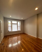2416 N Maplewood Ave, Unit 1 in Chicago, IL - Building Photo