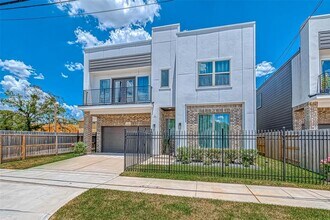 1806 Schweikhardt St in Houston, TX - Building Photo - Building Photo