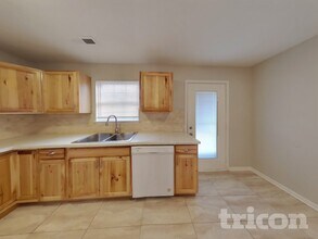 11811 Wapiti Way in Noblesville, IN - Foto de edificio - Building Photo