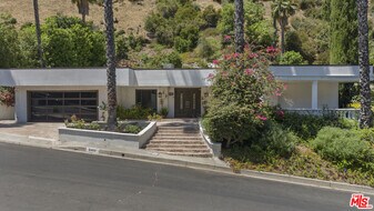 3453 Green Vista Dr in Los Angeles, CA - Building Photo