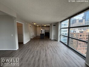 161 N Jefferson St, Unit 2 in Chicago, IL - Building Photo - Building Photo