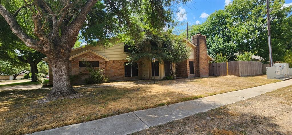15902 Oak Mountain Dr in Houston, TX - Building Photo