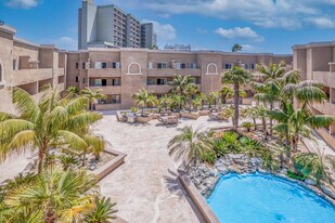 Five Points Seniors in Huntington Beach, CA - Building Photo