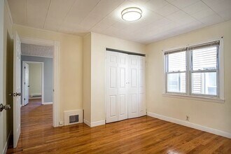 28 Moreland St, Unit 1 in Somerville, MA - Building Photo - Building Photo