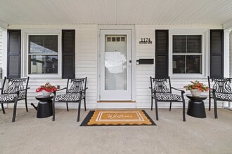 1174 Ocean Ave in New London, CT - Building Photo - Building Photo