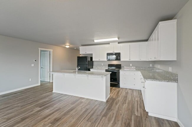 4293 Ash Grove Dr NE in Salem, OR - Building Photo - Building Photo