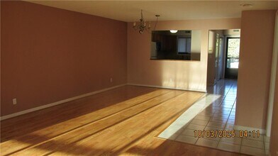 650 E Greenwich Ave in West Warwick, RI - Building Photo - Building Photo