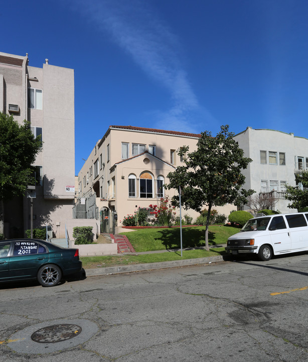 815 S New Hampshire Ave in Los Angeles, CA - Foto de edificio