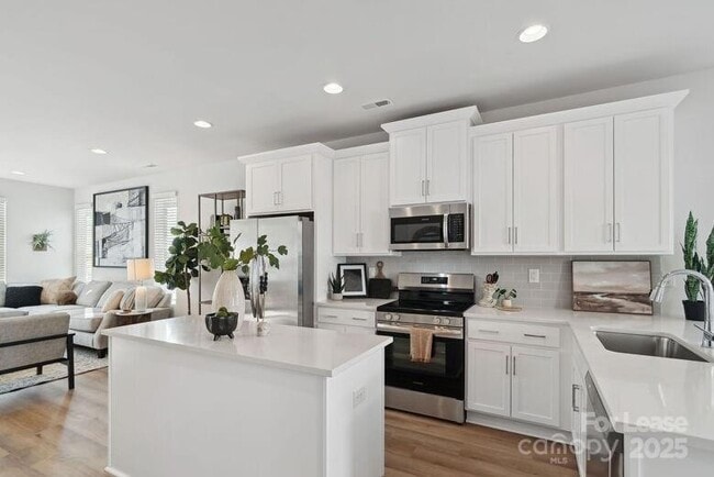 4076 Enderly Towns Ln in Charlotte, NC - Foto de edificio - Building Photo