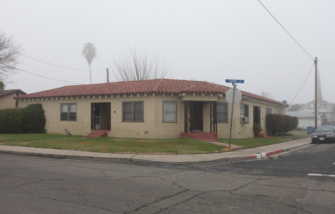 901-905 Flower St in Turlock, CA - Building Photo