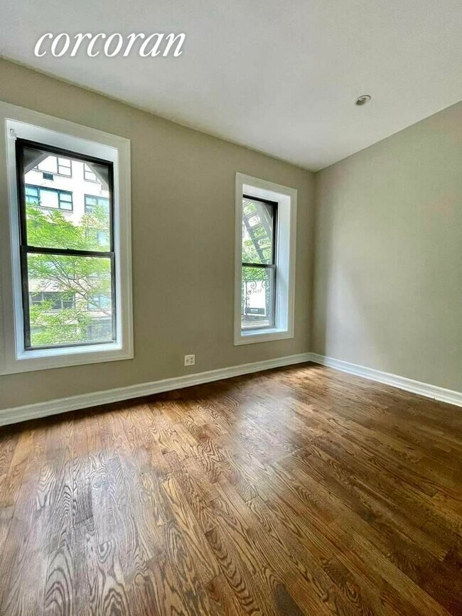 340 E 80th St in New York, NY - Building Photo - Building Photo