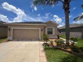 3774 Hampton Hills Dr in Lakeland, FL - Building Photo