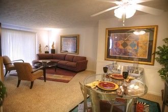 Appletree Apartments in Omaha, NE - Foto de edificio - Interior Photo