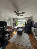 1718 W Abingdon Dr, Unit 301 in Alexandria, VA - Building Photo
