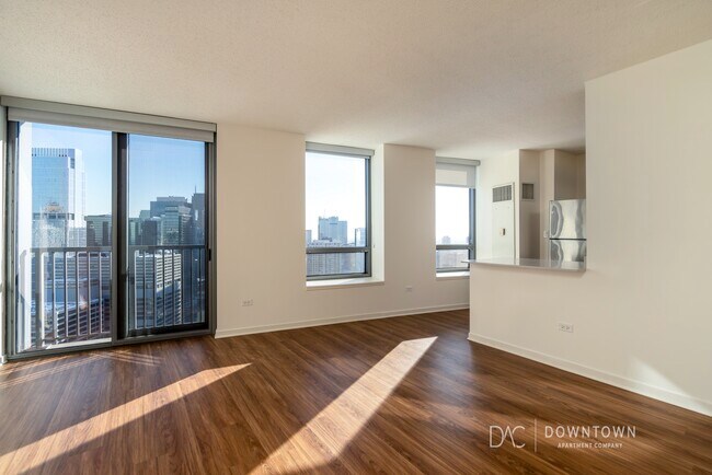 550 N Kingsbury St in Chicago, IL - Foto de edificio - Building Photo