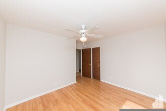 7534 N Bell Ave, Unit 2H in Chicago, IL - Foto de edificio - Building Photo