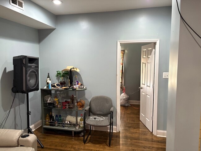 5307 S Richmond St, Unit 1st FL in Chicago, IL - Building Photo - Building Photo