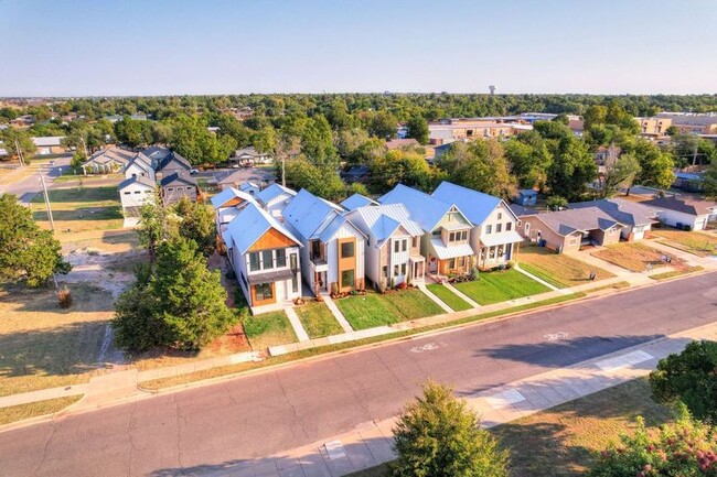 property at 731 W Main St