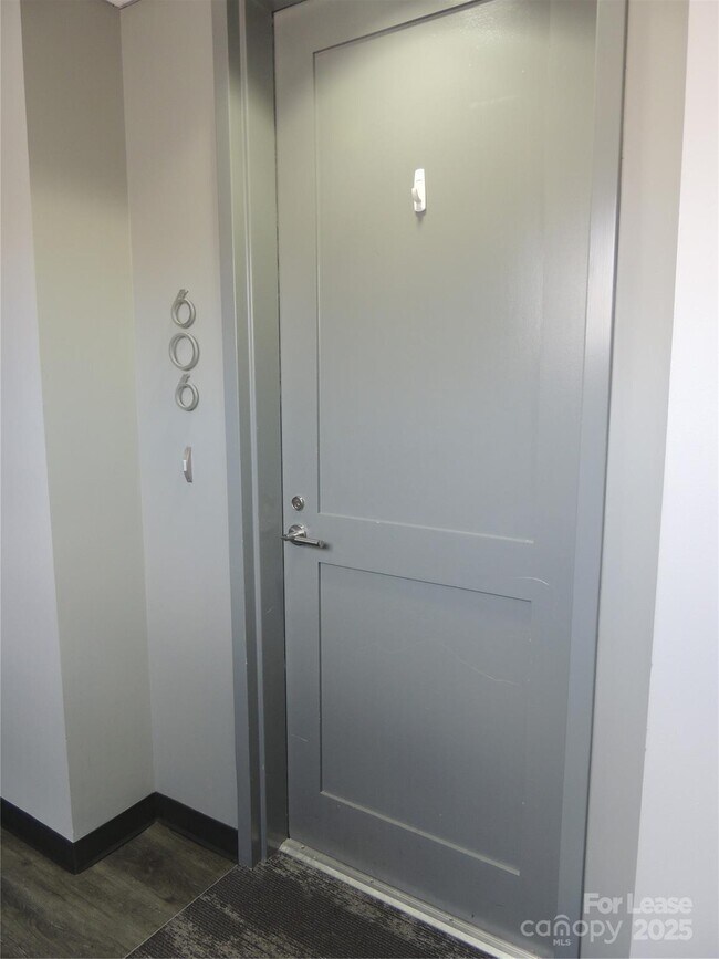 1133 Metropolitan Ave in Charlotte, NC - Building Photo - Building Photo