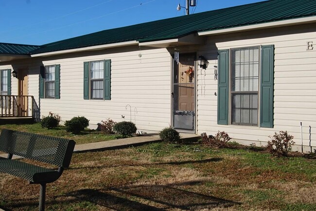 property at 4350 Lakewood Ct