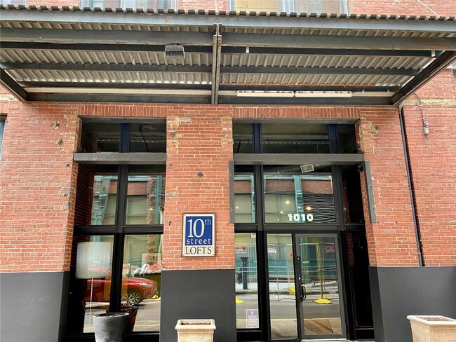 1010 St Charles St in St. Louis, MO - Building Photo - Building Photo