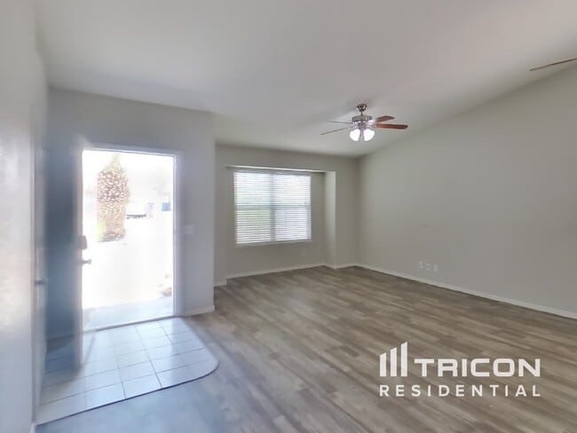 5033 Golfridge Dr in Las Vegas, NV - Building Photo - Building Photo