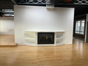 10 E Broadway in Alton, IL - Foto de edificio - Building Photo