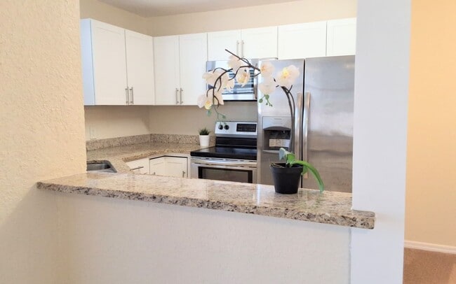 property at 2936 Antique Oaks Cir