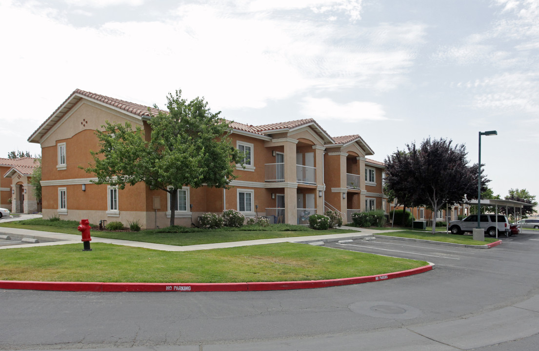 El Palmar Apartments in Avenal, CA - Building Photo