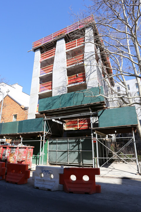 3 W 128th St in New York, NY - Building Photo