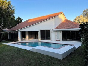 1099 Waterbrook Ln in Weston, FL - Building Photo - Building Photo