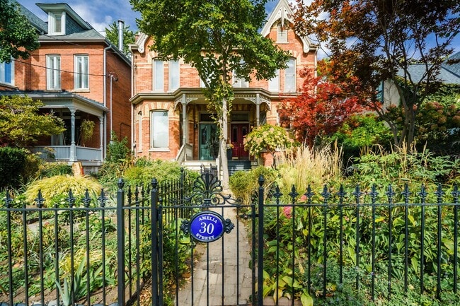 property at 30 Amelia St